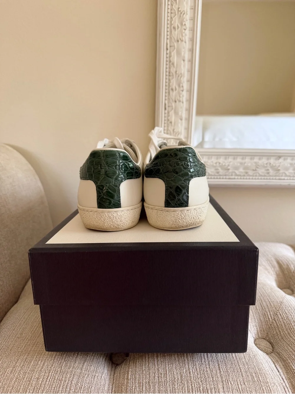 Gucci White Leather Sneakers with Red and Green Stripe